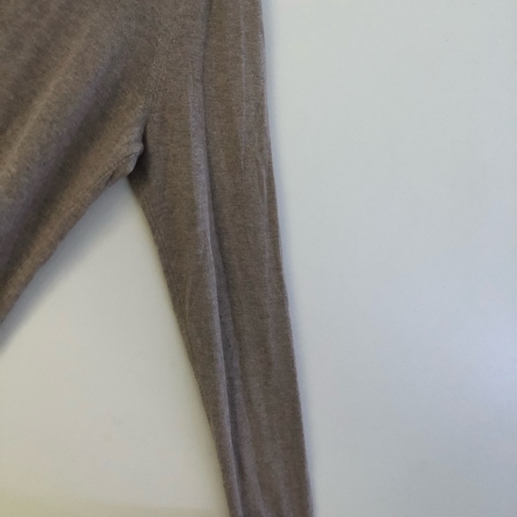 Banana Republic long sleeve - Picture 7 of 7